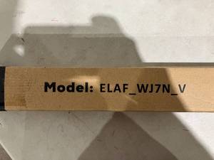 lot 194 image: VISWIN 63 Inch Natural Wooden Tripod Display Easel
