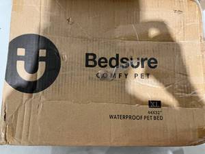lot 252 image: Bedsure Grey Waterproof Dog Bed for Extra Large Dogs