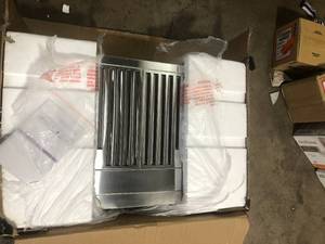 lot 5 image: iKTCH 30 in. 900 CFM Ducted Under Cabinet Range Hood in Stainless Steel 4 Speed Gesture Sensing and Touch Control Panel Customer Returns See Pictures