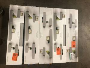 lot 40 image: Lot of  Melannco 4-Piece Distressed Light Gray Wood Floating Chunky Decorative Wall Shelf Set Customer Returns See Pictures