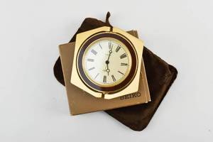 lot 113 image: Quartz Desk Clock by SEIKO