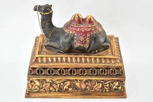 lot 153 image: Unique Wooden Camel Lid Box