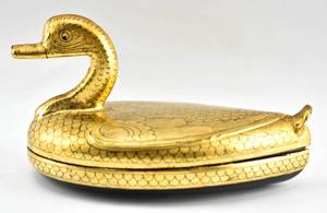 lot 314 image: Vintage Gold-Painted Duck-Shaped Lacquer Box