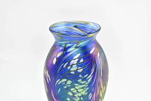 lot 161 image: Iridescent Steve Palmer Blown Glass Vase