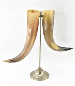 lot 50 image: Dynamic Double Horn Sculpture