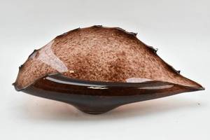 lot 320 image: Translucent Burgundy Conch Console Dish