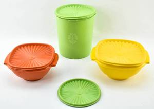 lot 366 image: Group of Vibrant Vintage Servalier Tupperware