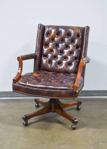 lot 199 image: Antique Leather Executive Chair