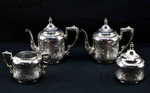 lot 361 image: Vintage Silver-Plated Tea Set by the Middletown Plate Company