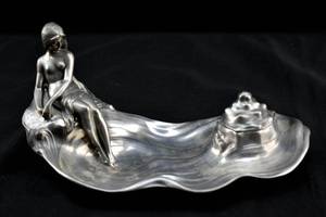 lot 174 image: Britannia Metal Art Nouveau Inkwell by WMF