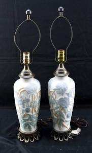 lot 186 image: Pair of Vintage Consolidated Glass Lamps