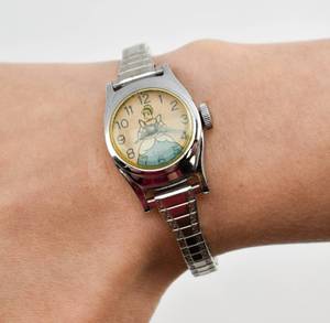 lot 29 image: Vintage US Time Cinderella Watch