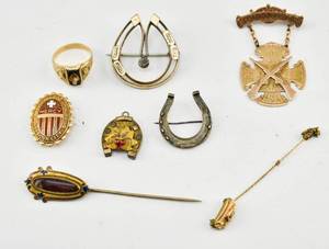 lot 104 image: Assortment of Antique Jewelry and Pins