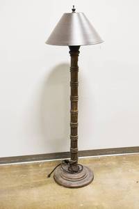 lot 206 image: Outdoor Heating Lamp