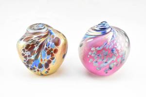 lot 119 image: Two Vintage Maytum Studio Blown Class Shell Paperweights 1989