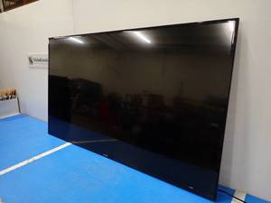lot 1 image: Samsung&nbspDM65E TV  65 screen with 1920 x 1080 Resolution  60 Hz Refresh rate  Includes remote  power cable is included