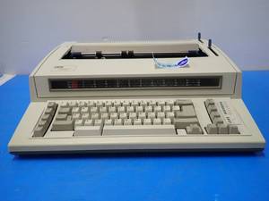 lot 13 image: IBM&nbspWheelwriter 1000  Includes CAB-AC power cable 