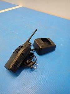 lot 32 image: Retevis&nbspH-777 Two way radio walkie talkie with charging station