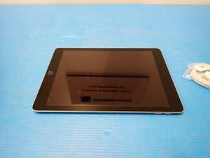 lot 57 image: Apple&nbspiPad (6th generation) A1893  32GB of storage  Includes charging cable
