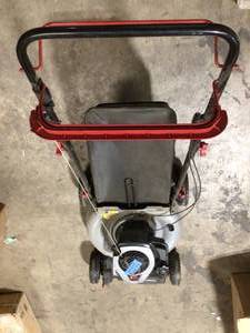lot 2 image: Murray 22 in. 140 cc Briggs & Stratton Walk Behind Gas Self-Propelled Lawn Mower with Front Wheel Drive and Bagger Customer Returns See Pictures