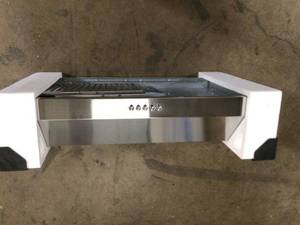 lot 31 image: Vissani 30 in. W Under Cabinet Range Hood in Stainless Steel Customer Returns See Pictures