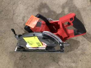 lot 34 image: Milwaukee 15 Amp 10-14 in. Circular Saw   Customer Returns See Pictures