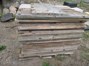 lot 113 image: Pallet of 2236 landscape plywoo...