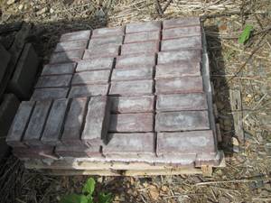 lot 116 image: Pallet of 49 landscape blocks...
