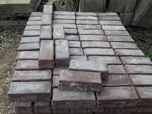 lot 117 image: Pallet of 49 landscape blocks...