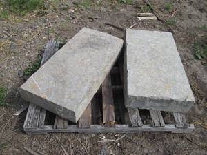 lot 122 image: Pallet with 2 landscape pathway ste...