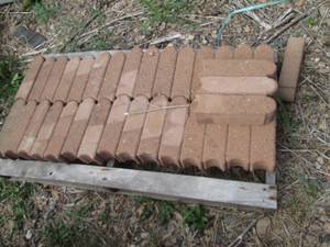 lot 126 image: Pallet of 411 landscape edging b...