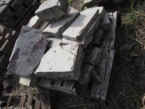 lot 136 image: Pallet lot of assorted size, color ...