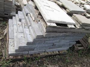 lot 138 image: Pallet of 1223 landscape pavers...