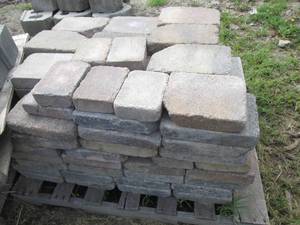 lot 152 image: Pallet of assorted landscape blocks...