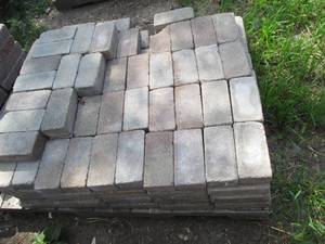 lot 160 image: Pallet of 49 and 810 patio ...