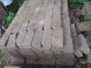 lot 187 image: Pallet of 48 cobble stone style...