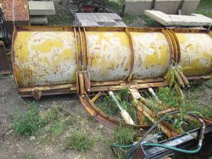lot 5 image: Yellow Industrial grade Leo 9ft Hydraul...