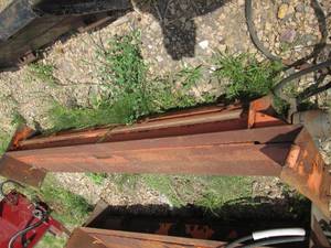 lot 9 image: Industrial grade 8ft hydraulic sand...
