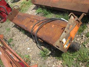 lot 10 image: Industrial grade 8ft hydraulic sand...