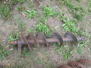 lot 31 image: 9 industrial grade Bolt on auger b...