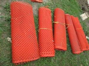 lot 32 image: 5-rolls of ridgid plastic Safety fe...