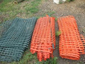 lot 34 image: 1-roll of green and 2-rolls of oran...