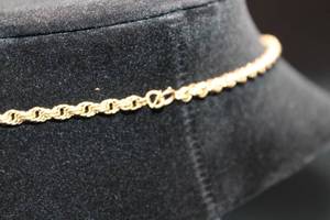 lot 12 image: 14K Gold Necklace