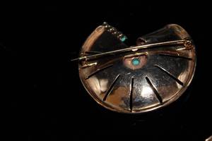 lot 16 image: 14K Gold Brooch & Earrings
