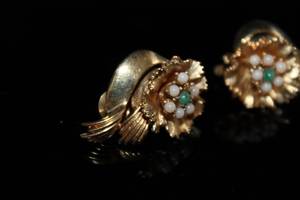 lot 17 image: 14K Gold & Stone Earrings