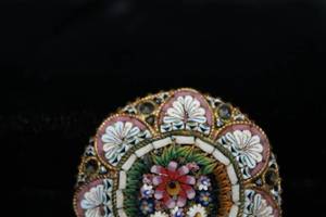 lot 29 image: Italian Micro Mosaic Brooch