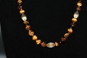 lot 41 image: Tigers Eye Necklace