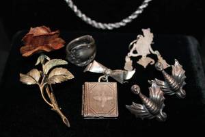 lot 48 image: Sterling Silver Jewelry