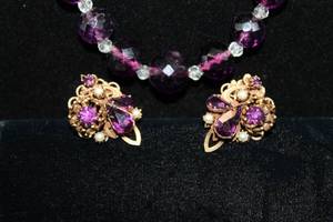 lot 52 image: Purple Rhinestone & Glass Jewelry