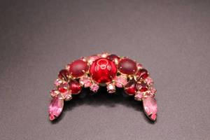 lot 62 image: Karu Arke Rhinestone Brooch & Earrings Set